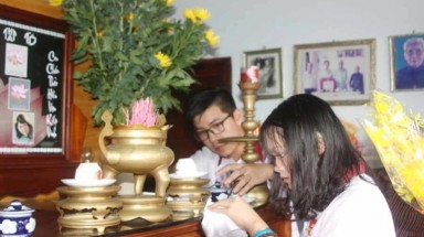 TẾT 2022: Nên lau dọn bàn thờ trước hay sau ngày ông Công ông Táo?