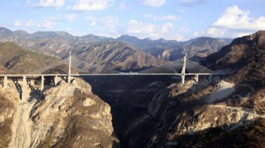Cây cầu cao nhất thế giới ở Mexico