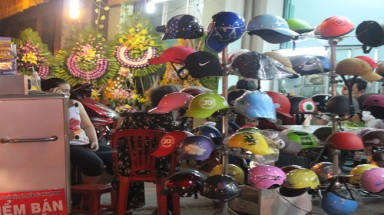 Sẽ phạt người đội mũ bảo hiểm dỏm