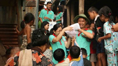 Chàng bác sĩ mê làm từ thiện