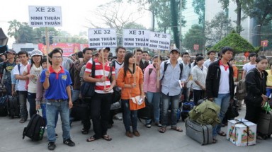 Hơn 2.700 sinh viên về quê ăn tết bằng vé xe miễn phí