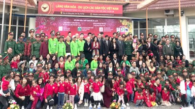 Khai mạc Chương trình “Gói bánh chưng xanh cùng người nghèo ăn Tết”