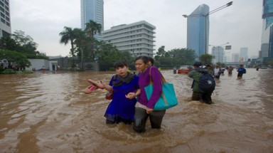Indonesia muốn 'đuổi' mưa để giảm lũ