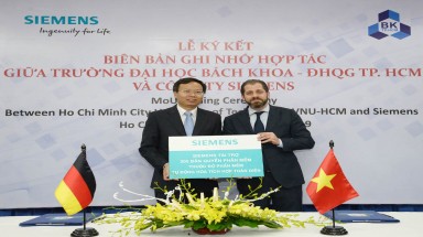 Siemens hỗ trợ Trường Đại học Bách khoa TP Hồ Chí Minh phát triển Phòng Thí Nghiệm Công Nghiệp 4.0