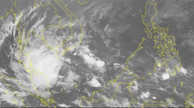 Bão số 1 giật cấp 11, sóng biển cao đến 5 m