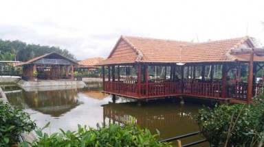 Kon Tum: Xây "biệt phủ" không phép, vợ cán bộ thuế xin cho tồn tại