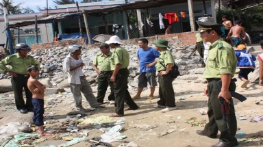 Dấu vết dã thú ở nhiều nơi