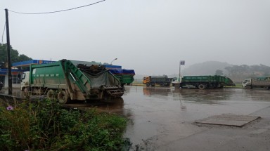 Hà Nội: Người dân không còn chặn xe vào bãi rác Nam Sơn