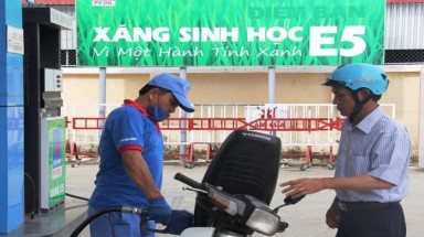 Vì sao người dân vẫn còn e ngại với xăng sinh học E5?