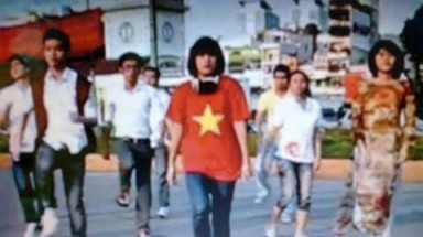 Channel V xuất hiện hình ảnh áo dài, cờ Việt Nam và chợ Bến Thành
