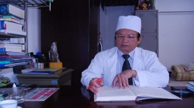 Tiến sĩ Nhâm Văn Sinh sự tin yêu của bệnh nhân là niềm hạnh phúc đối với người thầy thuốc