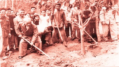 Chủ tịch Hồ Chí Minh với tình yêu thiên nhiên, đất nước