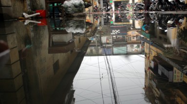 Hơn 200 hộ dân chống chọi với nước thối