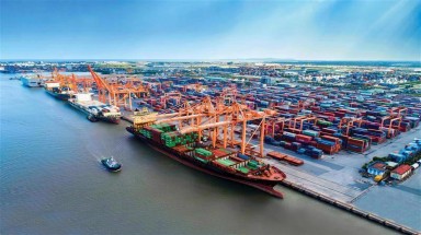 Cảng biển Việt Nam chuyển mình theo hướng xanh hơn và thông minh hơn