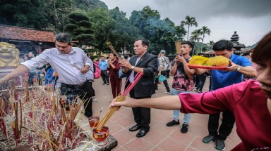 Đừng coi thường ngọn lửa của bó nhang