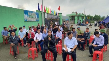 Hà Tĩnh: Người dân tiếp tục chặn cổng phản đối nhà máy rác