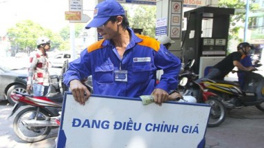 Tăng thuế bảo vệ môi trường xăng dầu, người tiêu dùng lãnh đủ