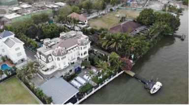 Biệt thự, quán bar lấn sông Sài Gòn