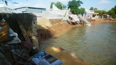 Sạt lở đe dọa Quốc lộ 91