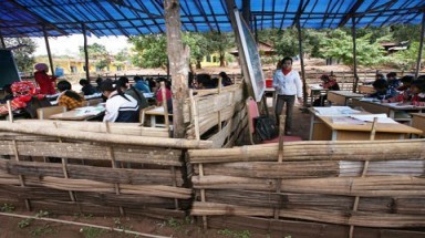 Trường học "lộng gió"