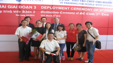 Bảo hiểm AAA đồng hành với dự án đào tạo CNTT cho người khuyết tật