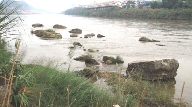  Nước sông Hồng dâng cao bất thường