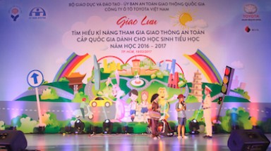 Giao lưu tìm hiểu kĩ năng tham gia giao thông an toàn dành cho học sinh tiểu học