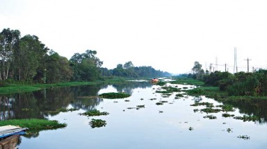  TP.HCM: Dân ngoại thành phải dùng nước bẩn