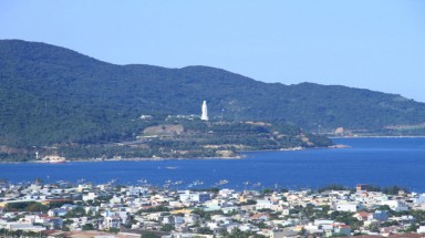 Phát triển du lịch, Sơn Trà lãnh đủ