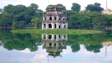 Ứng xử với hồ Gươm
