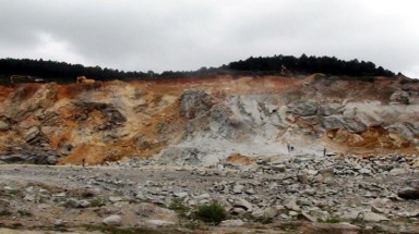 Hà Tĩnh: khai thác đá phá rừng Hồng Lĩnh