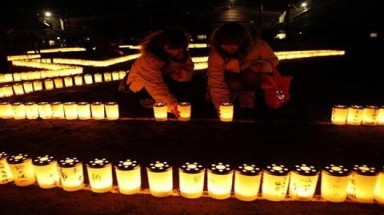  19.000 ngọn nến cho 19.000 nạn nhân thảm họa
