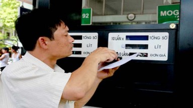  Choáng với giá xăng !