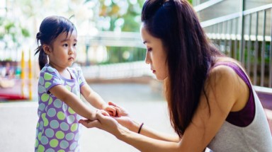 Để trẻ sẵn lòng tâm sự với cha mẹ