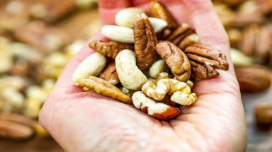 Đẩy lùi ung thư nhờ… ăn vặt