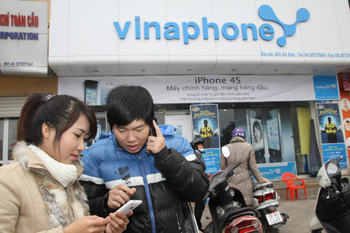 VinaPhone giảm giá máy iPhone 4S