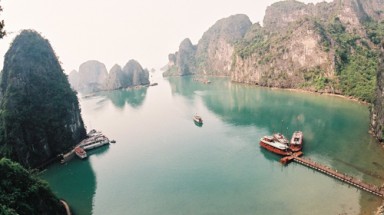 Muốn gắn logo vịnh Hạ Long: Phải trả phí