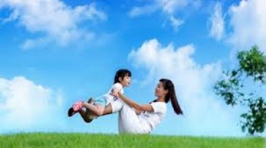 10 cách bày tỏ tình yêu thương với con