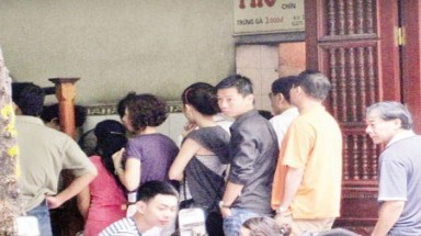 Những quán ăn khách "cạch đến già" ở Hà Nội