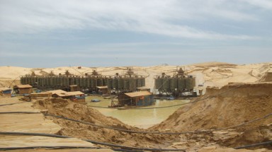 Khốn khổ vì titan