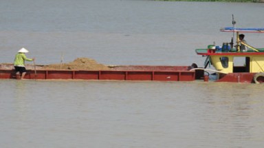 Tận thu "mỏ cát"