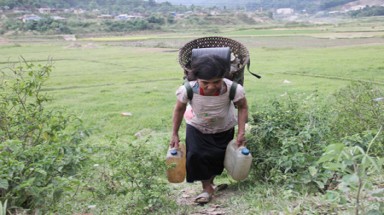  Quảng Ngãi: Toát mồ hôi tìm... nước sạch