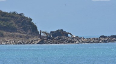 Vụ đổ đất, đá lấp vịnh Nha Trang: Kiểm điểm 3 cá nhân, 1 tập thể
