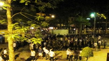 Thanh Hóa: Hàng trăm người dân kéo lên huyện “làm việc” lúc... nửa đêm