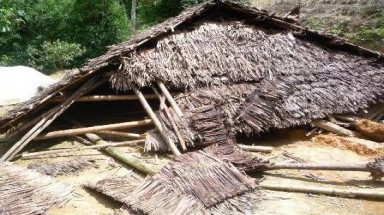  Lốc xoáy “thổi bay” 23 mái nhà dân 