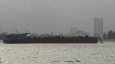  Kế hoạch “hốt ổ” tàu trộm cát Cửa Đại đổ vỡ phút chót