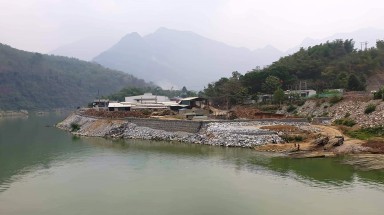Thủ tướng yêu cầu kiểm tra thông tin doanh nghiệp đổ đá xuống sông Mã
