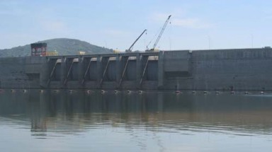  Thủy điện Sông Tranh 2 rút nước lộ vết trám dài