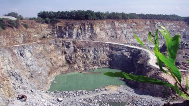  Hết phép vẫn tận thu khoáng sản