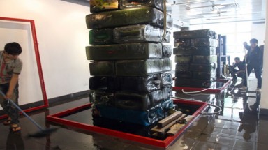 Nghệ thuật từ nước sông ô nhiễm